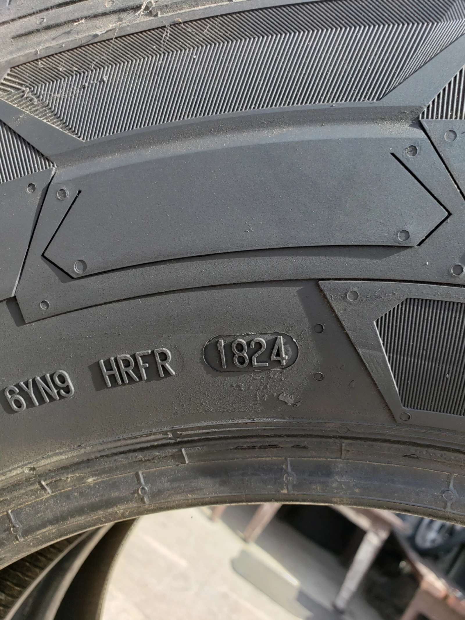 Гуми Зимни 225/75R16, снимка 5 - Гуми и джанти - 56083360