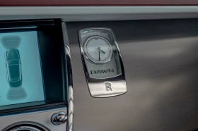 Rolls-Royce Dawn 6.6 V12/Two-Tone/Night Vision/Distronic/Lane Assis, снимка 15
