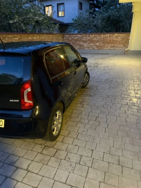 VW Up - 2650 € / 5182.95 лв. - 35799585 4