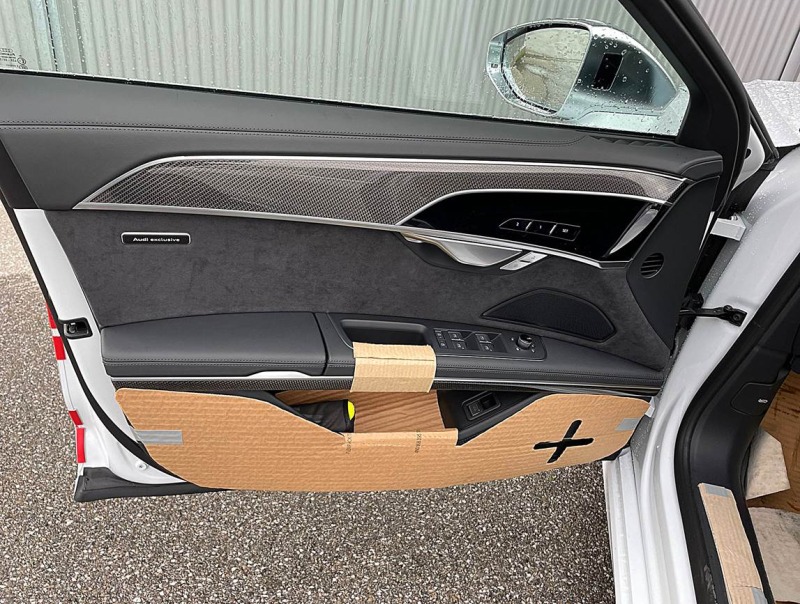 Audi S8 New Exclusive Interior, снимка 5 - Автомобили и джипове - 44820484