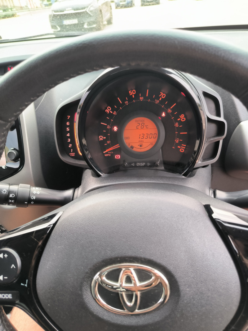 Toyota Aygo, снимка 11 - Автомобили и джипове - 46405455
