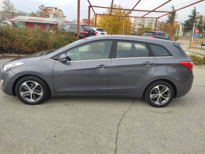 Hyundai I30 1, 6 CRDI* * FACE* * AUTOMATIC* * SWISS, снимка 2 - Автомобили и джипове - 48303006