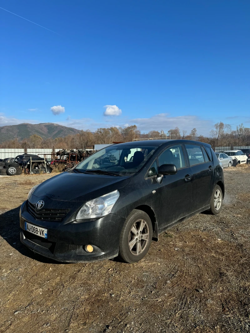 Toyota Verso 2 броя 2.0 126, снимка 1 - Автомобили и джипове - 48132498