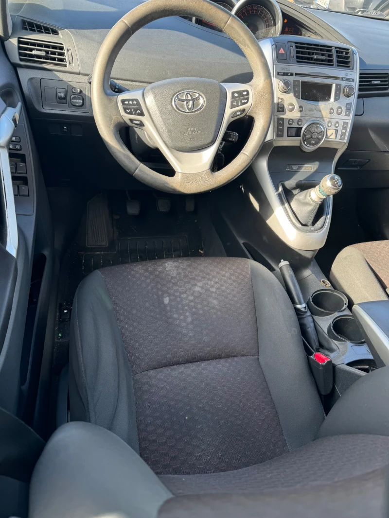 Toyota Verso 2 броя 2.0 126, снимка 12 - Автомобили и джипове - 48132498