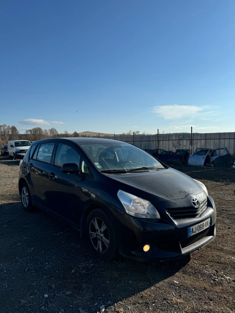 Toyota Verso 2 броя 2.0 126, снимка 2 - Автомобили и джипове - 48132498