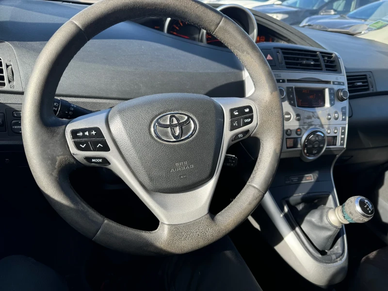 Toyota Verso 2 броя 2.0 126, снимка 14 - Автомобили и джипове - 48132498