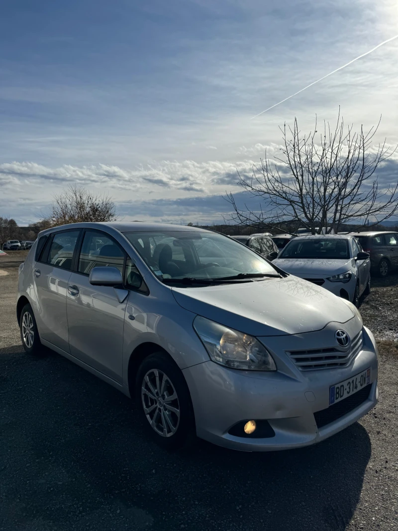 Toyota Verso 2 броя 2.0 126, снимка 9 - Автомобили и джипове - 48132498