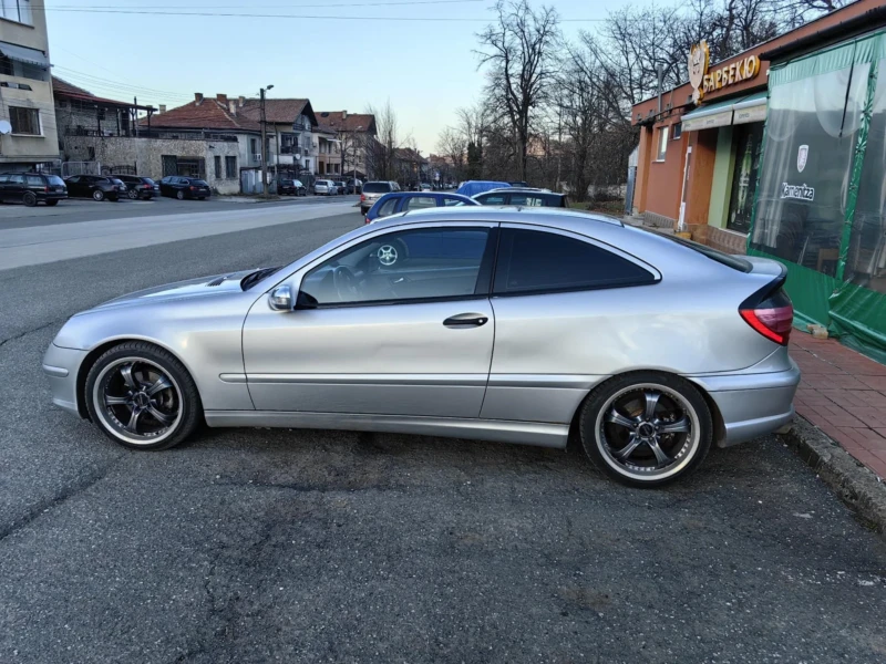 Mercedes-Benz C 200 Sport coupe 200 kompressor 212 к.с. 6 скорости, снимка 3 - Автомобили и джипове - 48999025