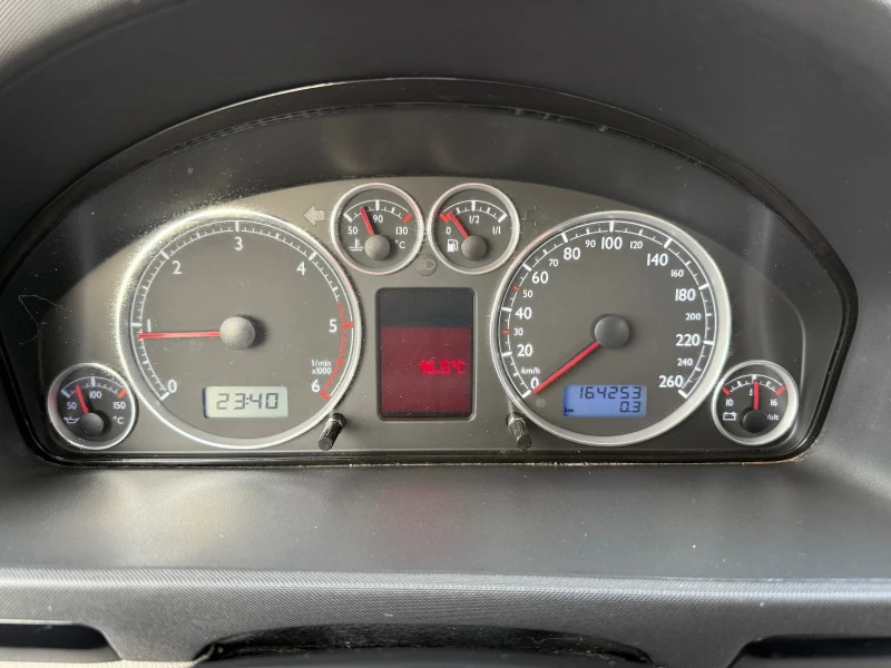 VW Sharan 1.9TDI 4-MOTION FACELIFT, снимка 15 - Автомобили и джипове - 52129997
