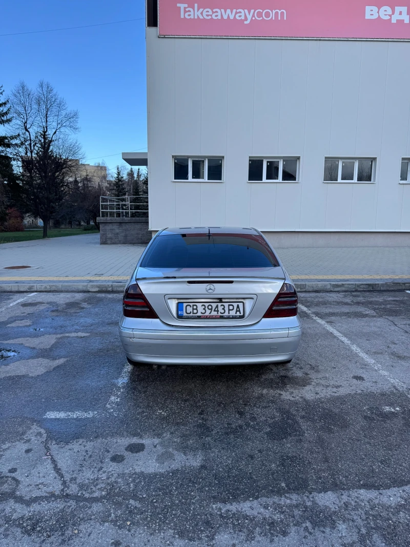 Mercedes-Benz C 220, снимка 6 - Автомобили и джипове - 52501586