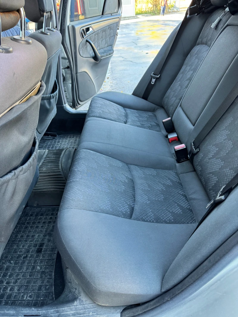 Mercedes-Benz C 220, снимка 2 - Автомобили и джипове - 52501586