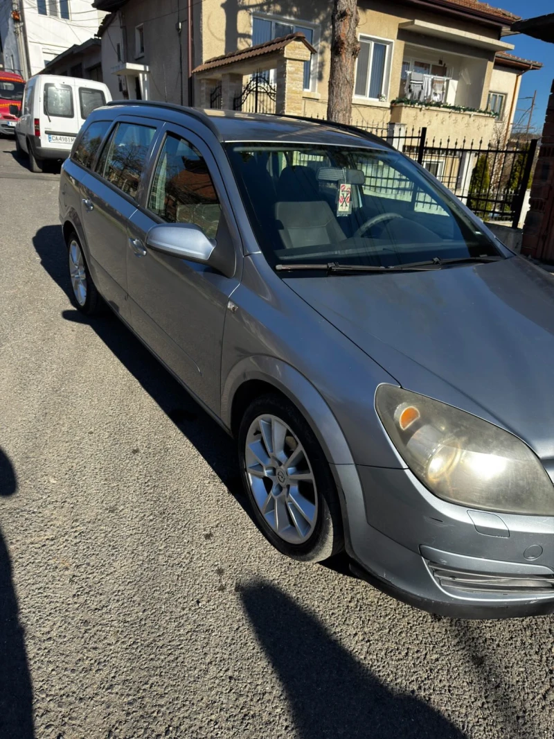 Opel Astra 1.7 CDTI, снимка 4 - Автомобили и джипове - 53040034
