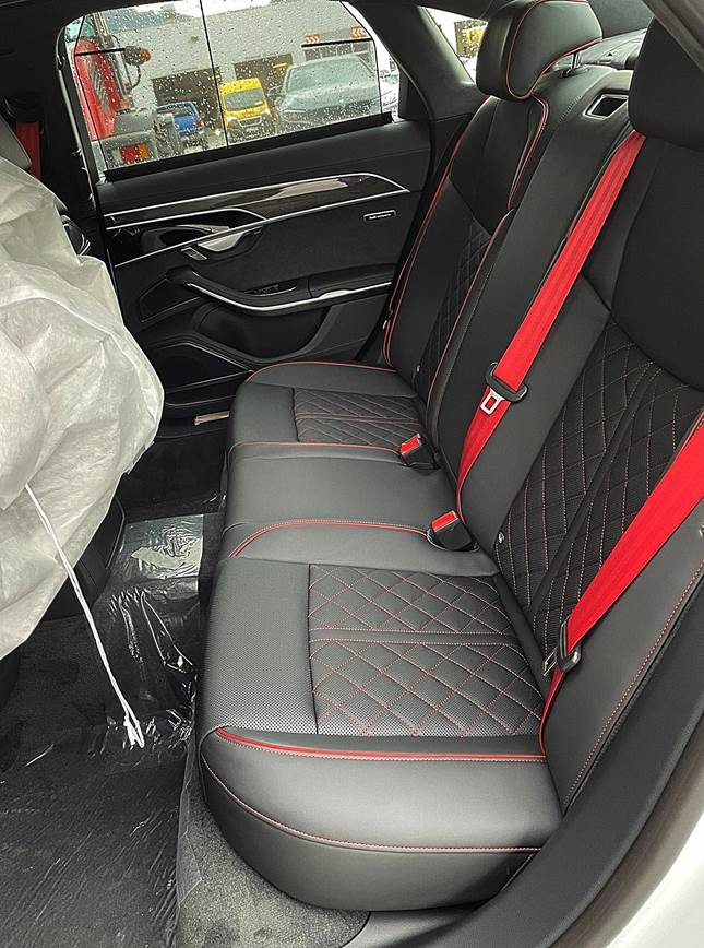Audi S8 New Exclusive Interior, снимка 7 - Автомобили и джипове - 44820484