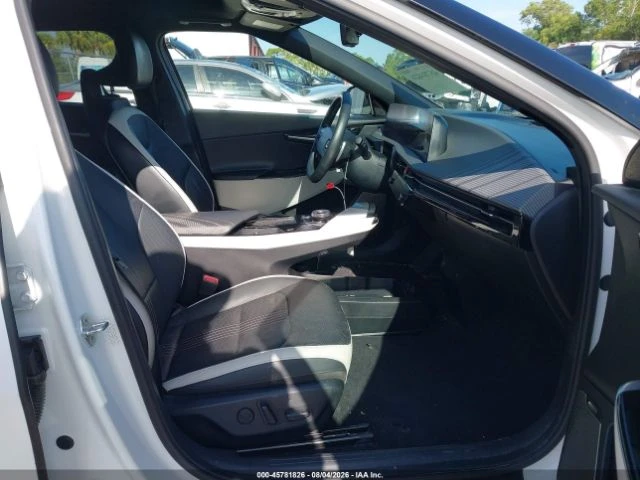 Kia EV6 GT-Line, снимка 5 - Автомобили и джипове - 56070814