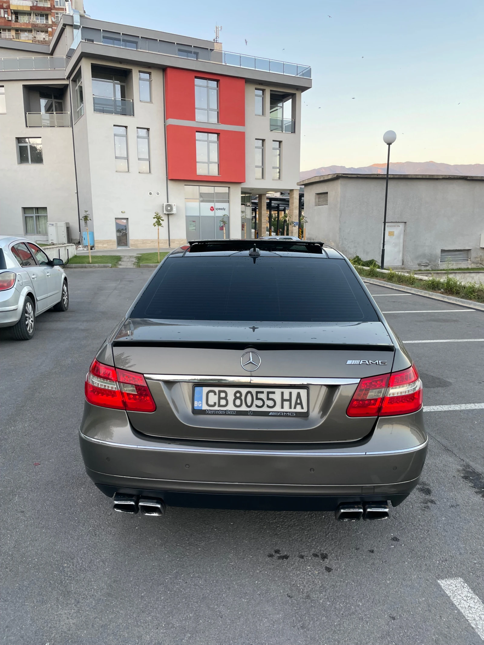 Mercedes-Benz E 350  - изображение 4