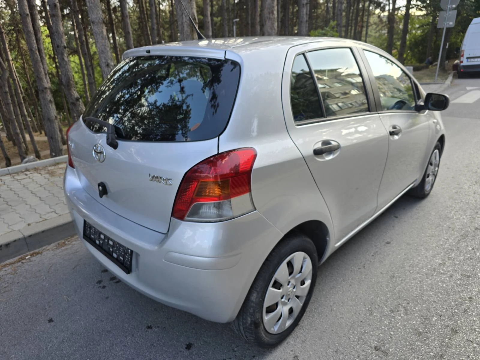 Toyota Yaris 1.0 VVTI 69 к.с. - изображение 6