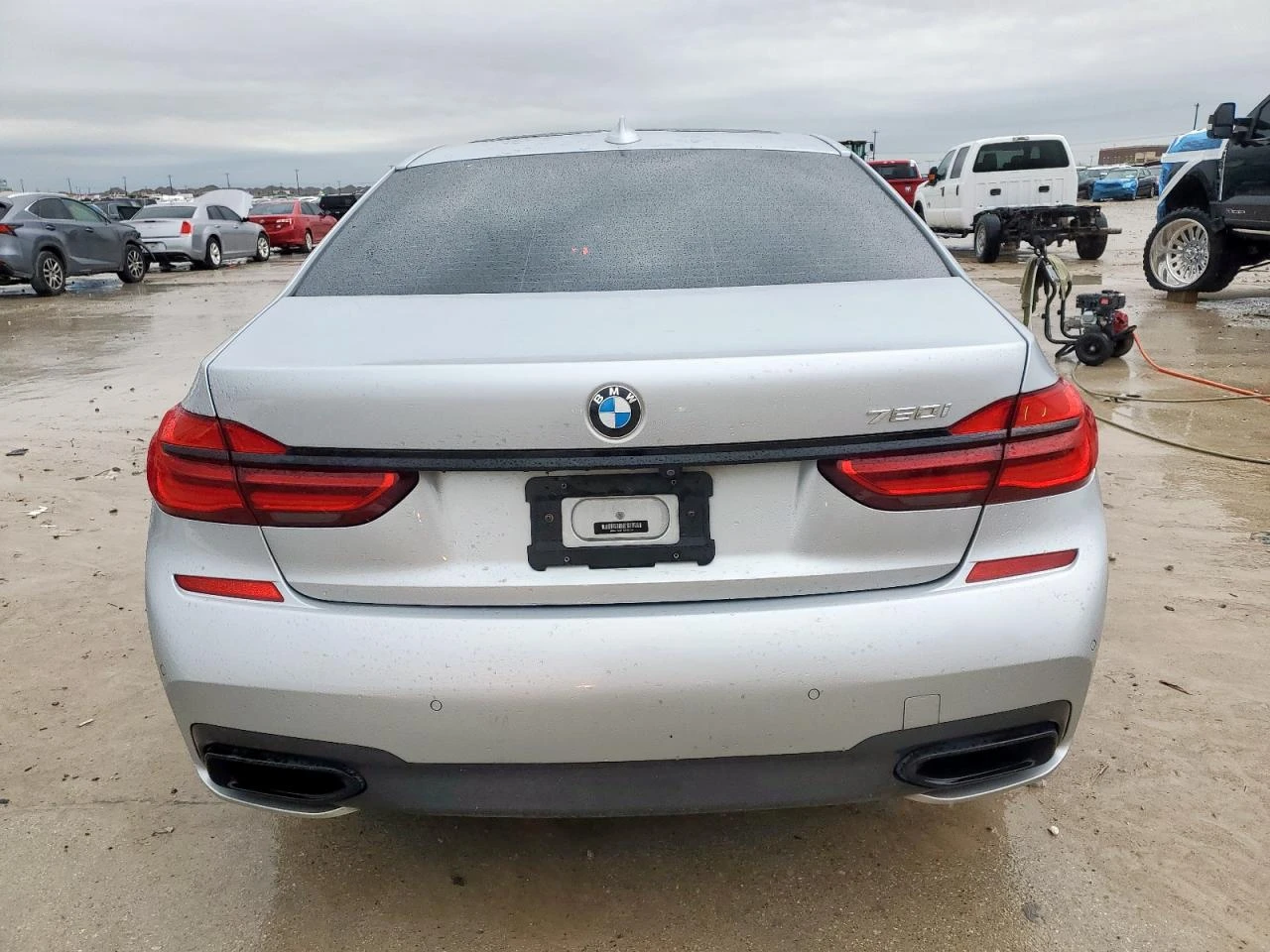 BMW 750 I M-Pack* Обдух* Масаж* Harman* 360* Дистроник*  - изображение 3
