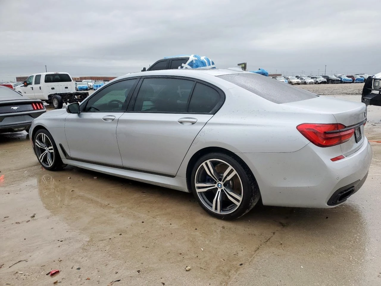 BMW 750 I M-Pack* Обдух* Масаж* Harman* 360* Дистроник*  - изображение 2