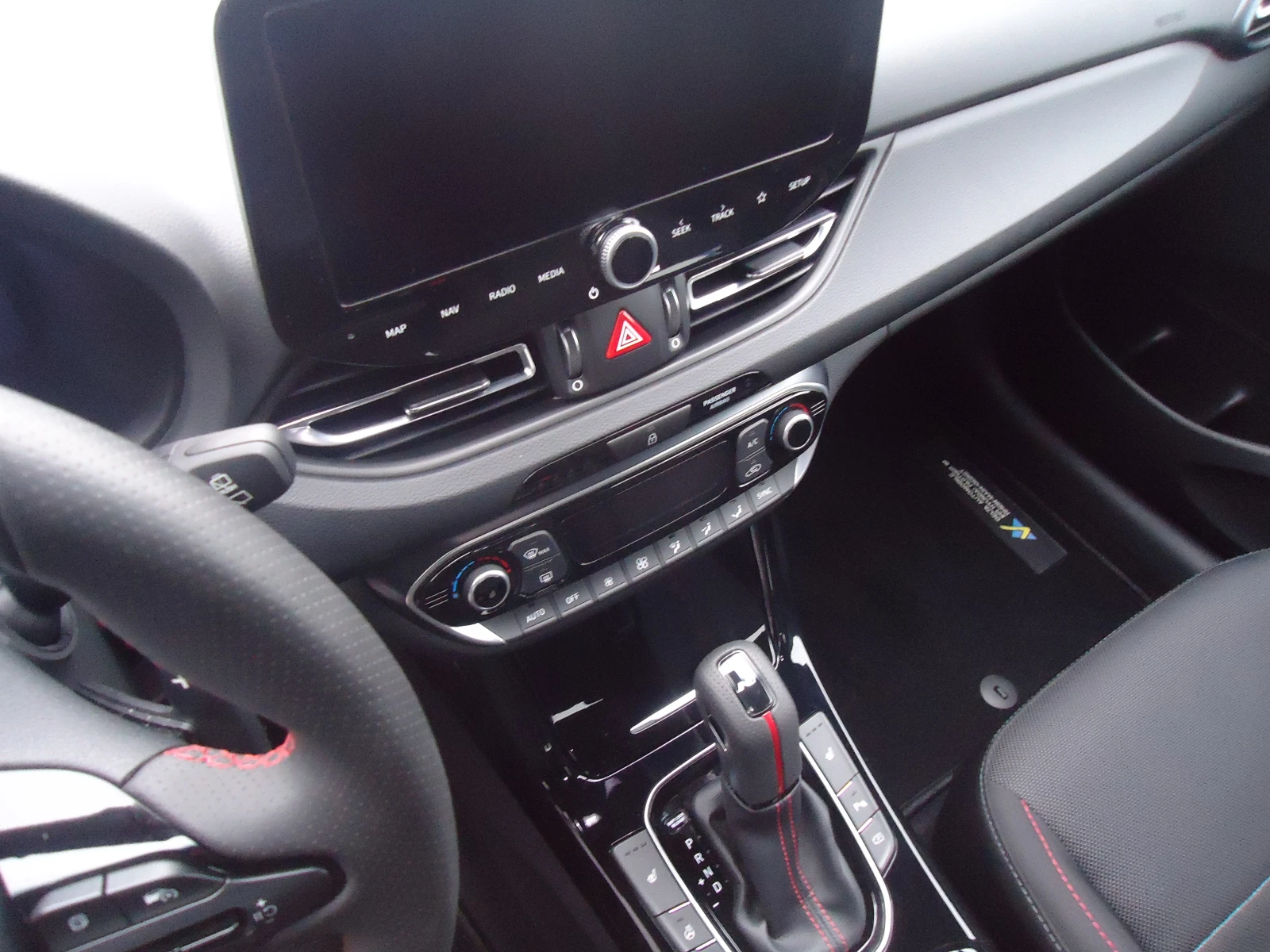 Hyundai I30 N LINE 1.5 T-GDI MILD HYBRID - изображение 9