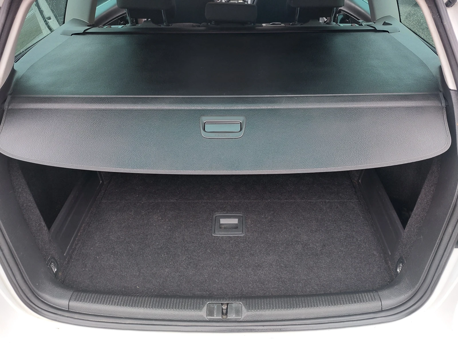 VW Passat 2.0TDI 4X4, снимка 12 - Автомобили и джипове - 54758817