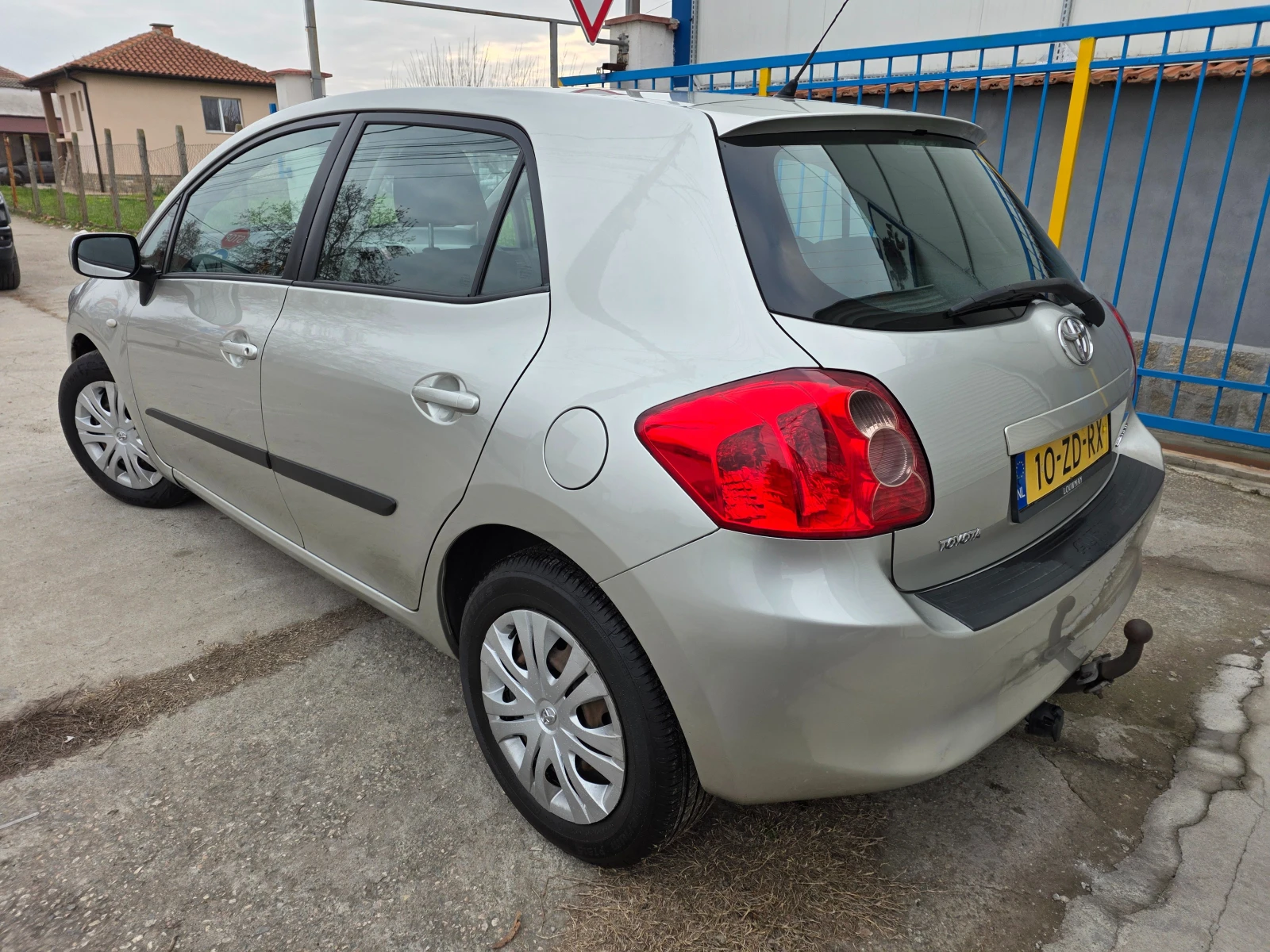 Toyota Auris 1.6 i - изображение 6