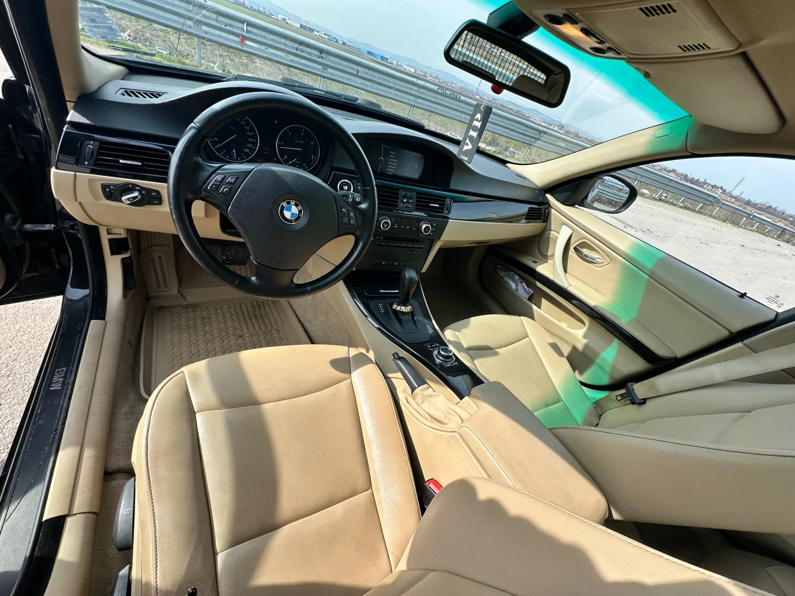 BMW 320 E91 xDrive, снимка 17 - Автомобили и джипове - 53757624