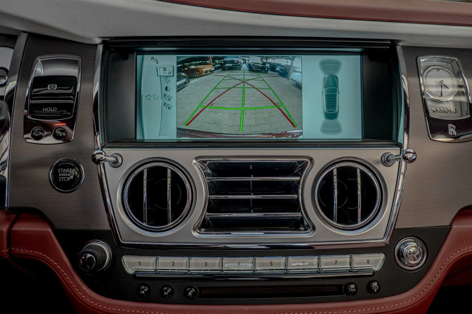 Rolls-Royce Dawn 6.6 V12/Two-Tone/Night Vision/Distronic/Lane Assis, снимка 14 - Автомобили и джипове - 53801703