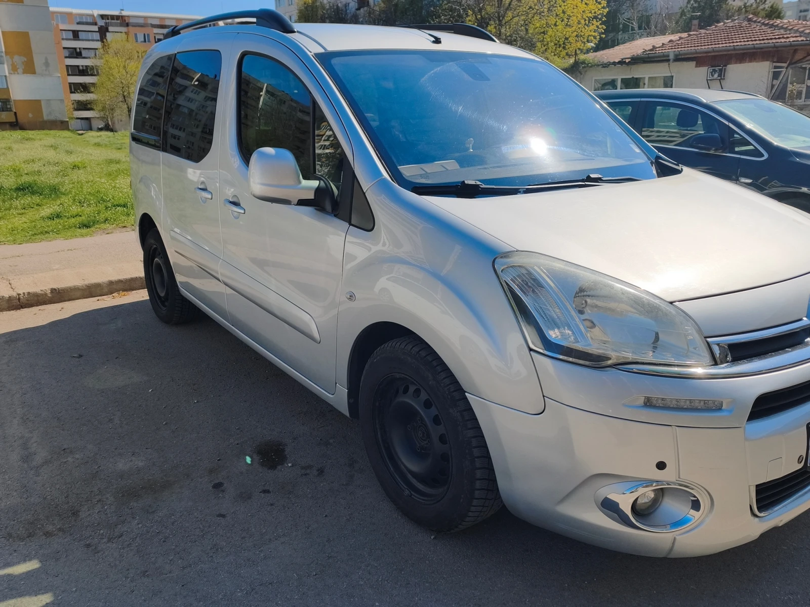 Citroen Berlingo 1.6HDI, снимка 3 - Автомобили и джипове - 54317063