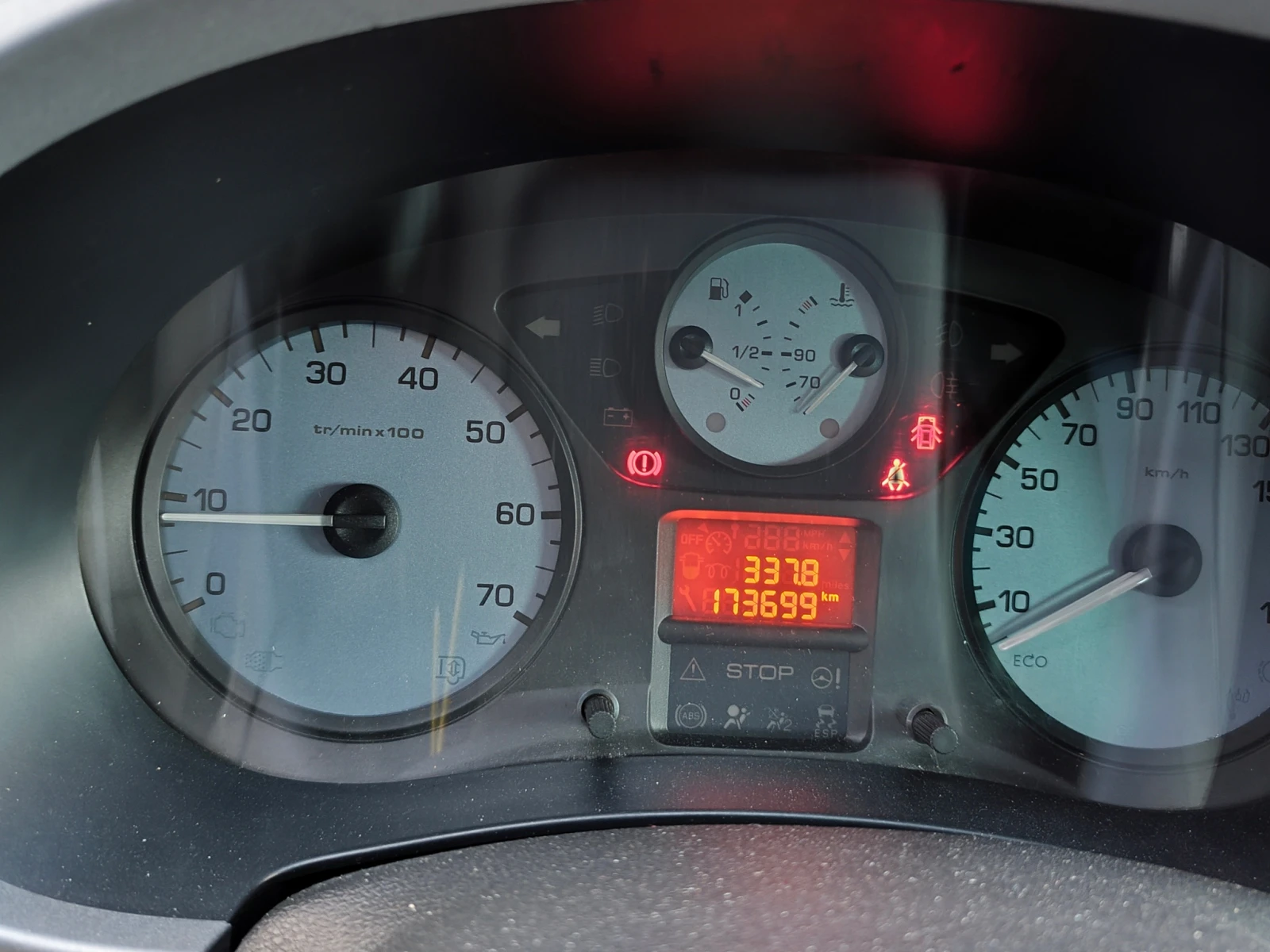 Citroen Berlingo 1.6HDI, снимка 7 - Автомобили и джипове - 54317063