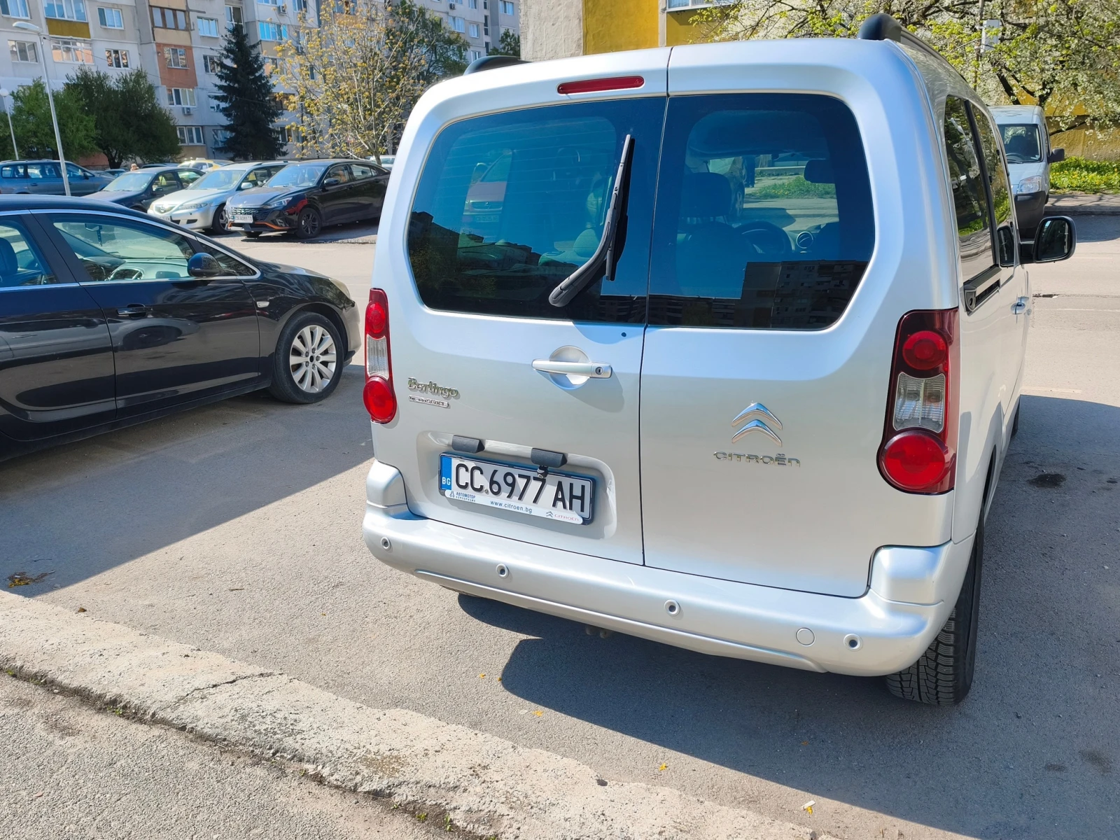 Citroen Berlingo 1.6HDI, снимка 5 - Автомобили и джипове - 54317063