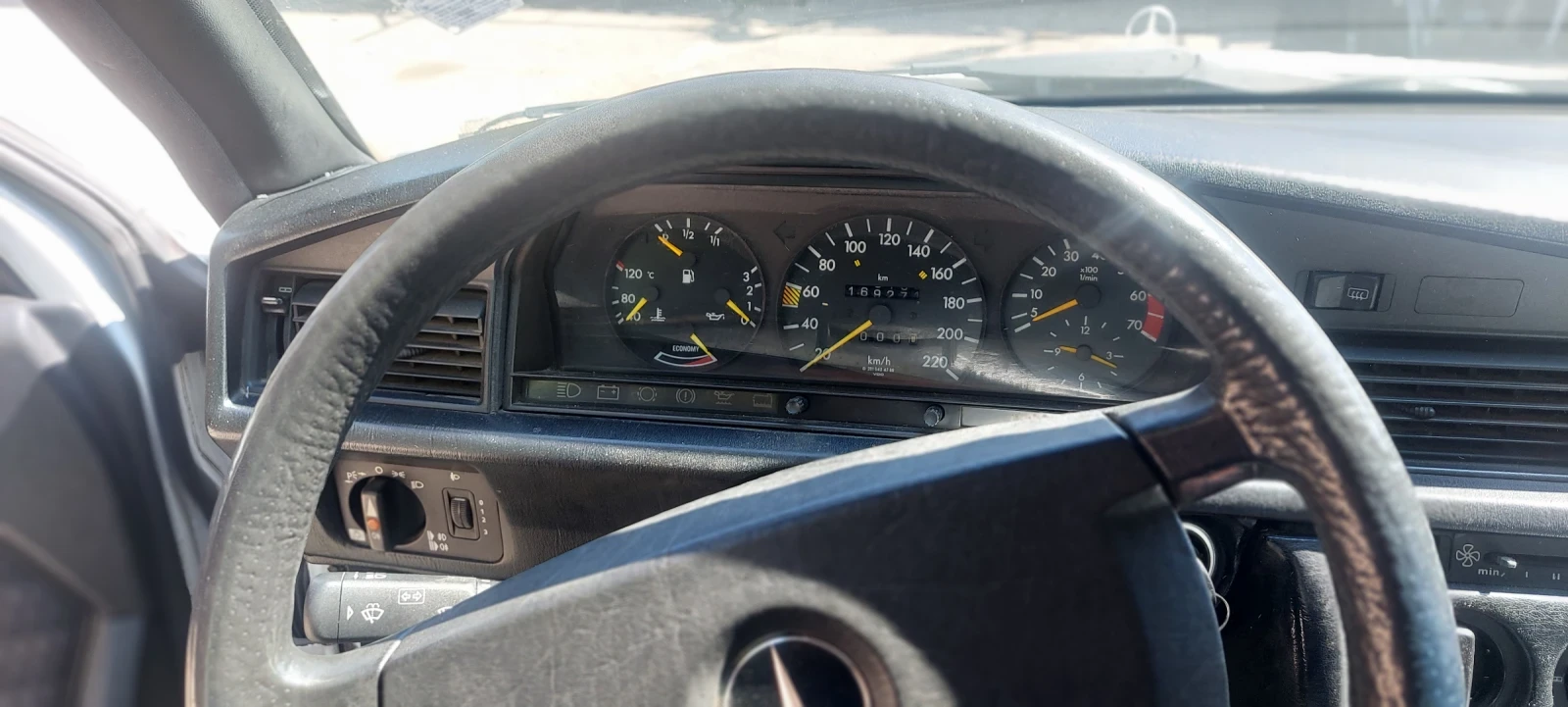 Mercedes-Benz 190 2.0i 122hp, снимка 7 - Автомобили и джипове - 54509345