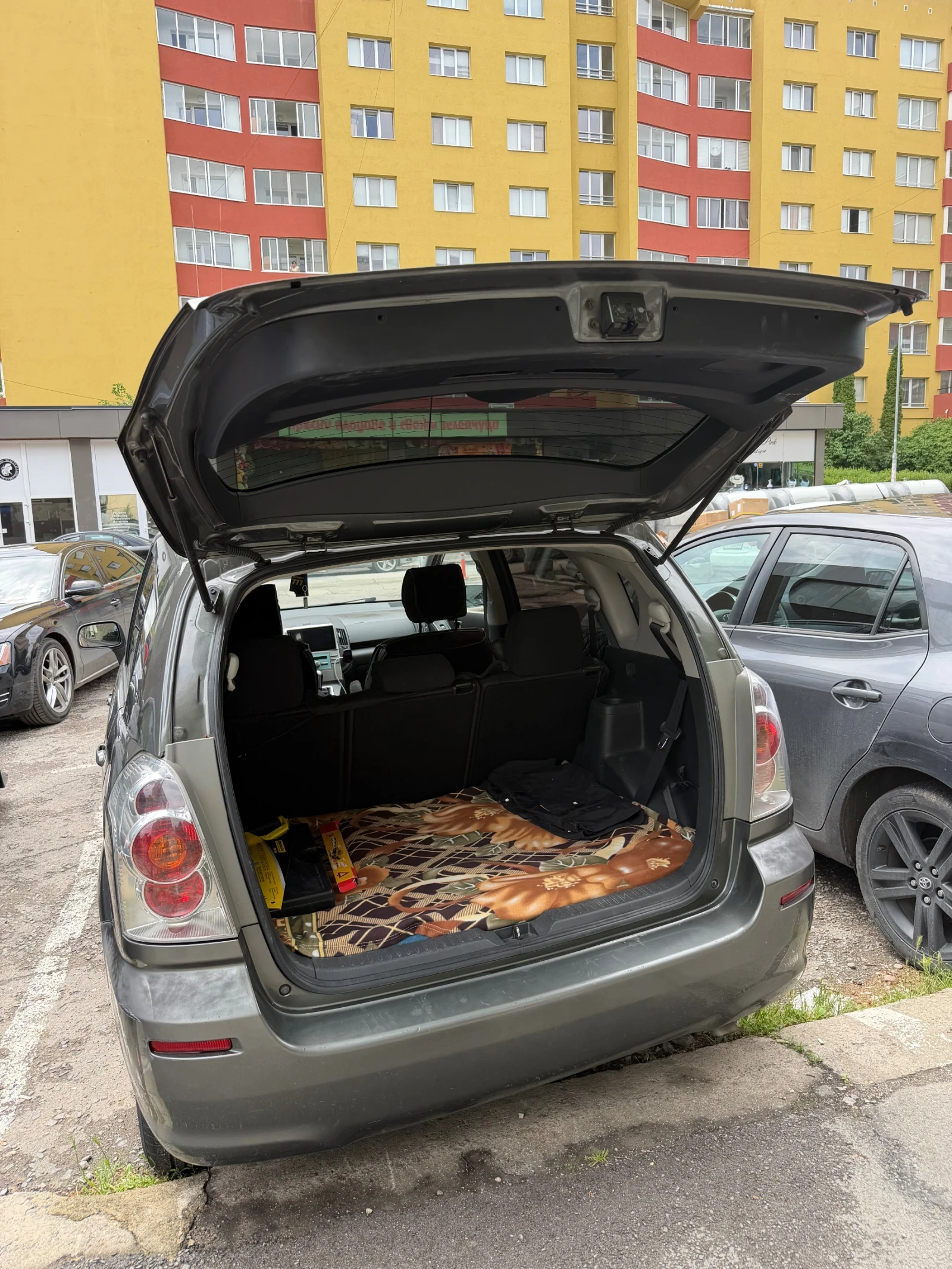 Toyota Corolla verso, снимка 7 - Автомобили и джипове - 54662463