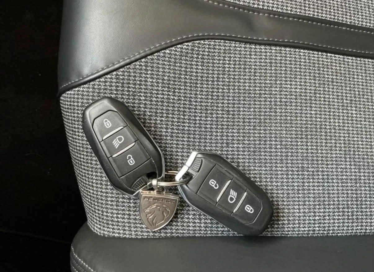Peugeot 3008 1.6HDi 6AT, снимка 16 - Автомобили и джипове - 56225314
