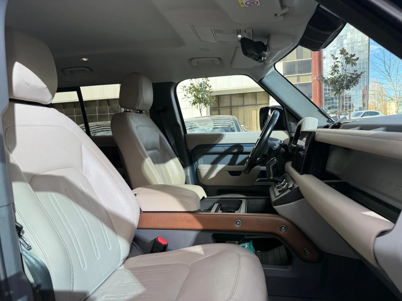 Land Rover Defender 110 D300 S 7seats, снимка 11 - Автомобили и джипове - 51044056