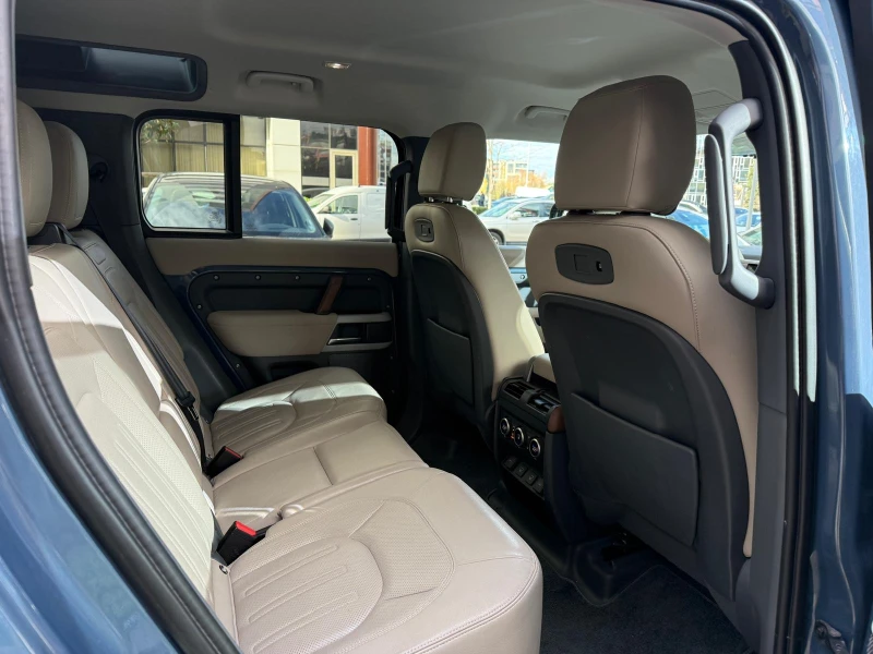 Land Rover Defender 110 D300 S 7seats, снимка 13 - Автомобили и джипове - 51044056