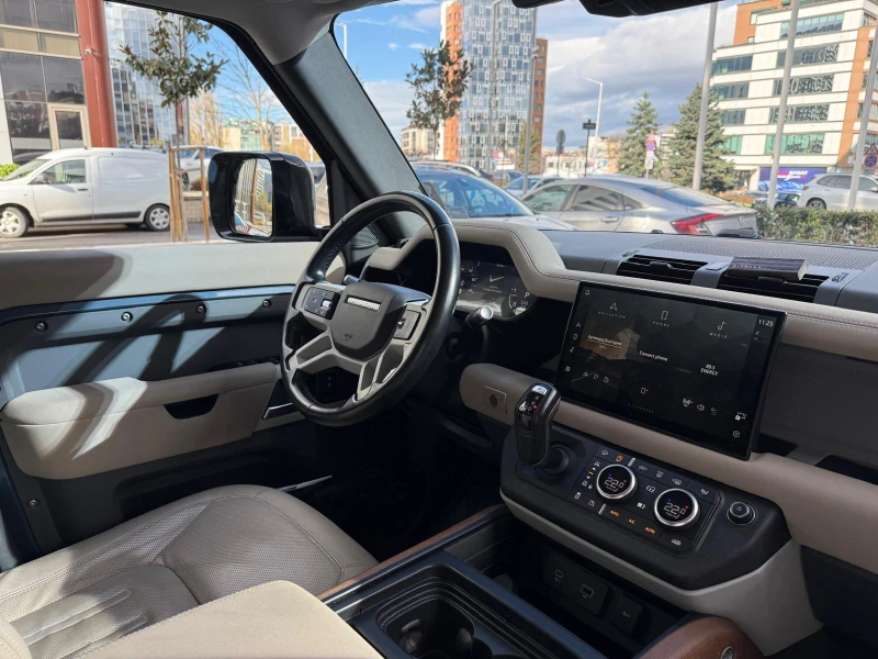 Land Rover Defender 110 D300 S 7seats, снимка 12 - Автомобили и джипове - 51044056