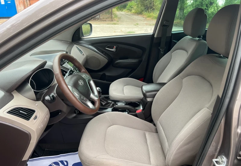Hyundai IX35 2.0 CRDI, снимка 9 - Автомобили и джипове - 51627222