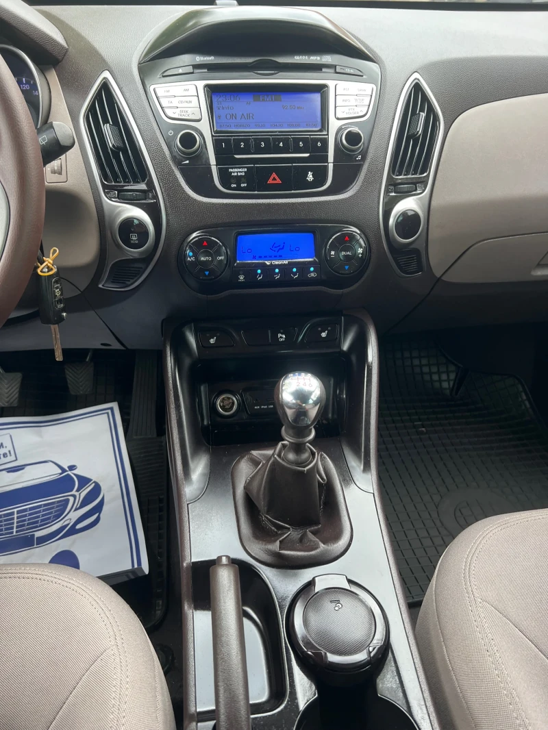 Hyundai IX35 2.0 CRDI, снимка 11 - Автомобили и джипове - 51627222
