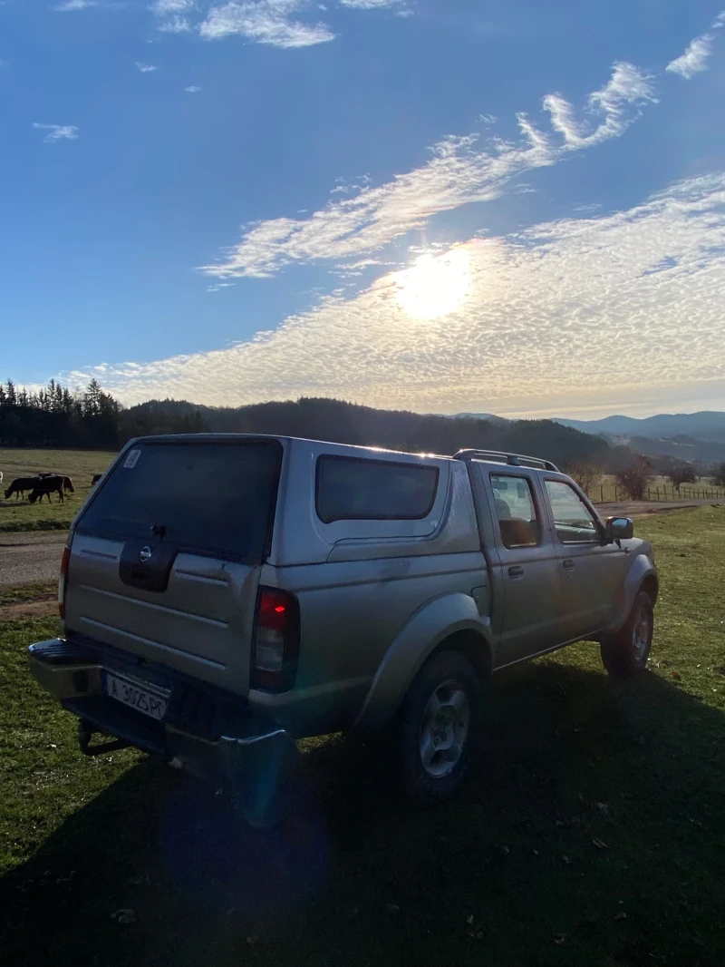 Nissan Navara 2.5TDI 133, снимка 5 - Автомобили и джипове - 53139223