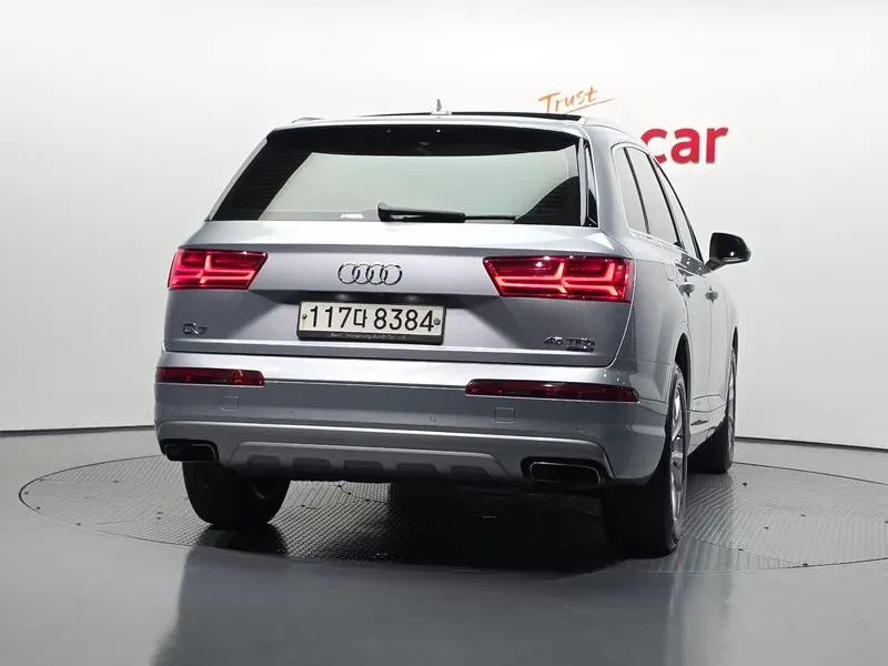 Audi Q7 45TFSI , снимка 3 - Автомобили и джипове - 56159621