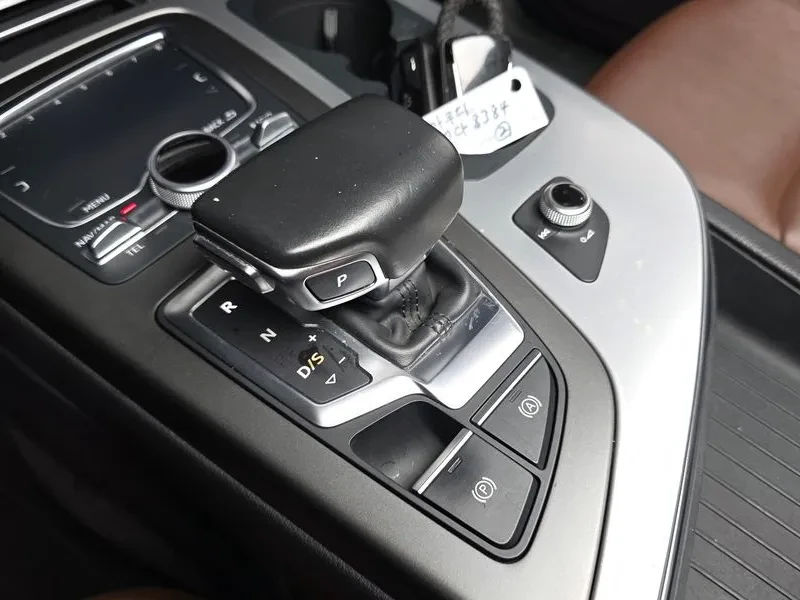 Audi Q7 45TFSI , снимка 8 - Автомобили и джипове - 56159621