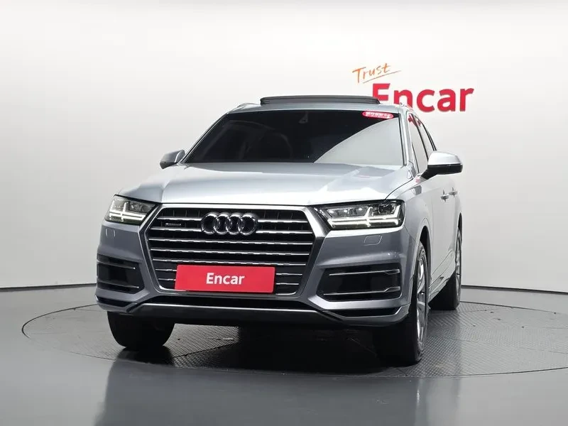Audi Q7 45TFSI , снимка 2 - Автомобили и джипове - 56159621