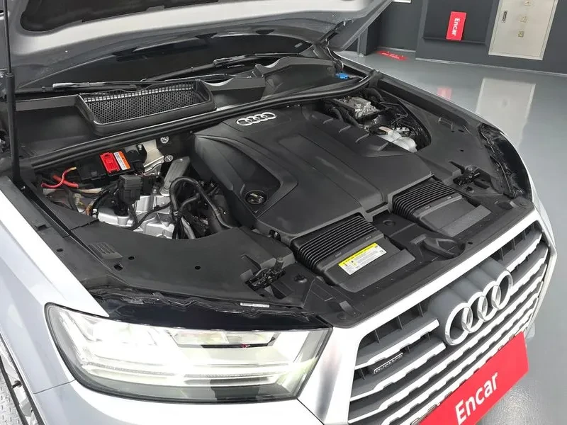 Audi Q7 45TFSI , снимка 5 - Автомобили и джипове - 56159621