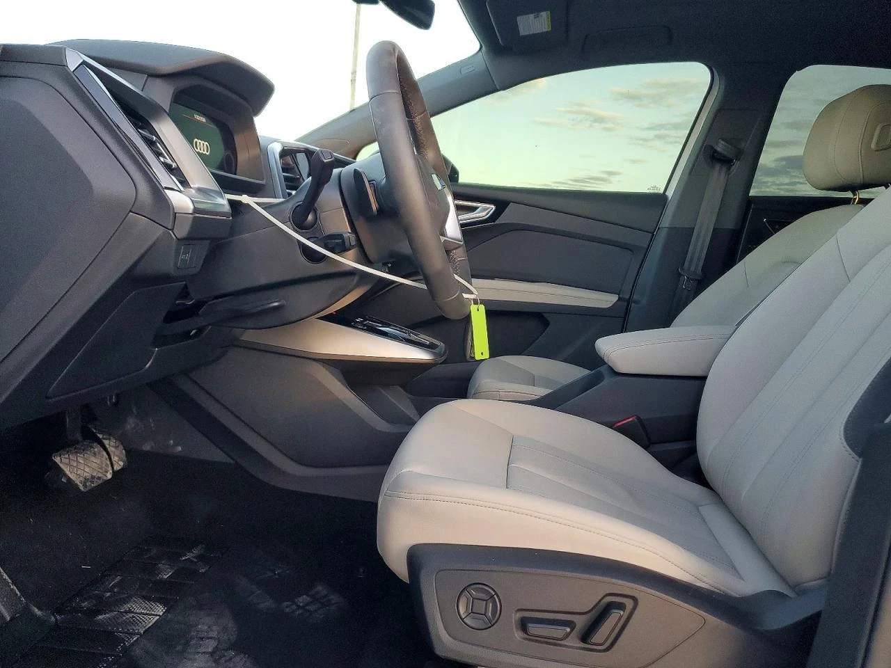 Audi Q4 E-TRON PREMIUM PLUS - изображение 7