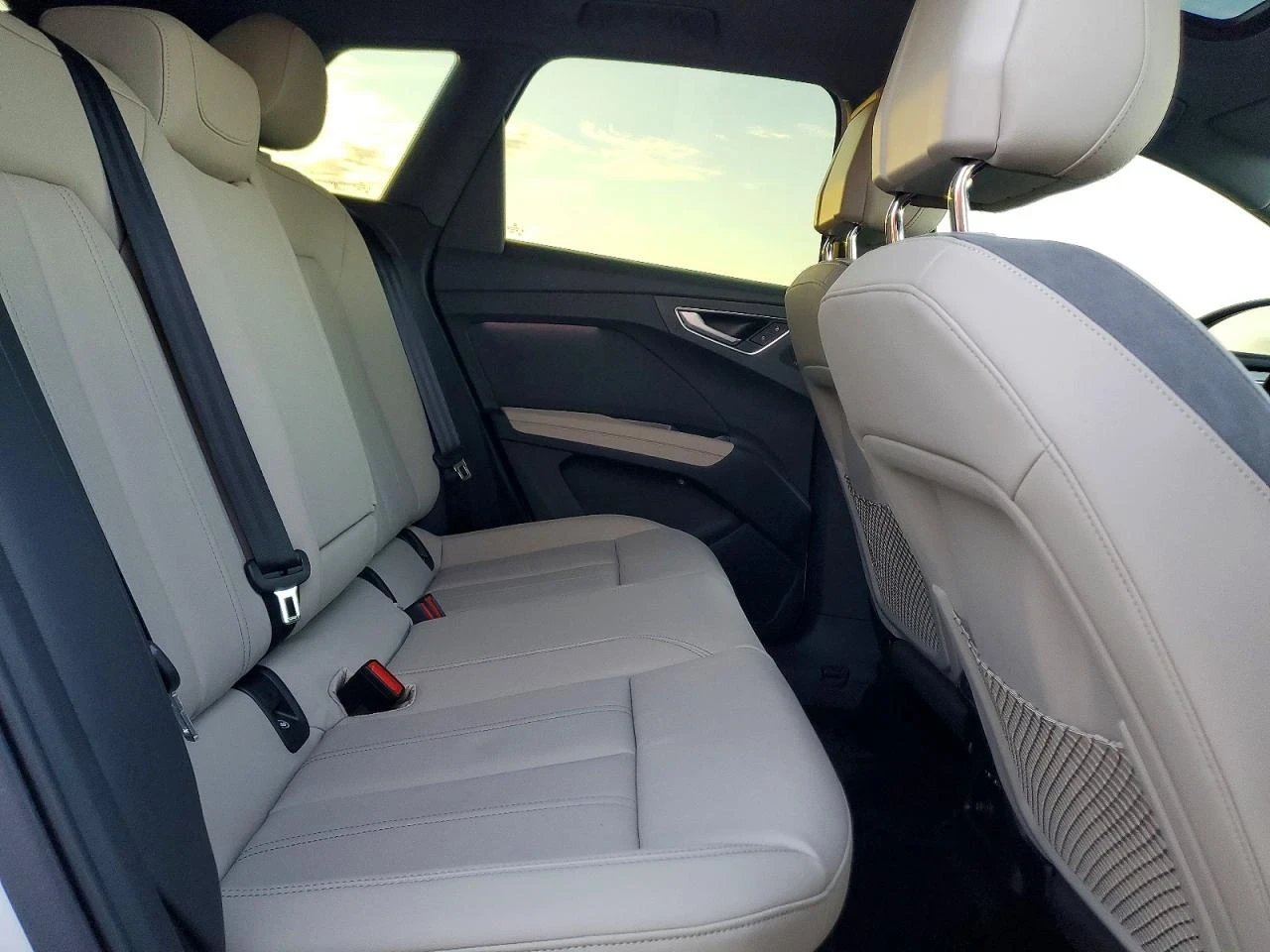 Audi Q4 E-TRON PREMIUM PLUS - изображение 10