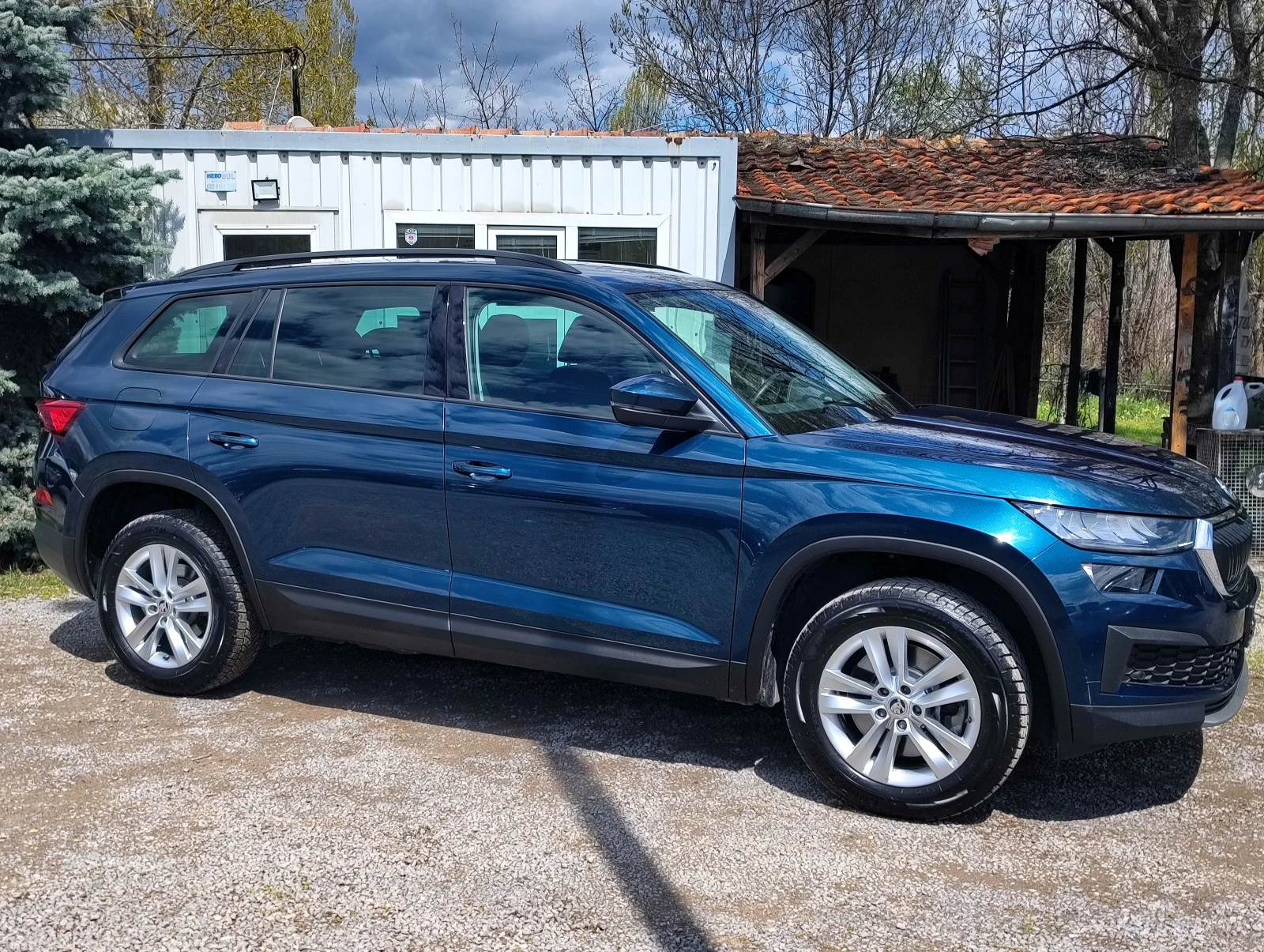 Skoda Kodiaq 2.0D 4x4 7МЕСТА 150hp FACE/AUTOMATIC/KEYLESS/LED, снимка 6 - Автомобили и джипове - 54361309