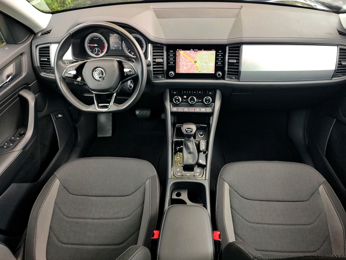 Skoda Kodiaq 2.0D 4x4 7МЕСТА 150hp FACE/AUTOMATIC/KEYLESS/LED, снимка 11 - Автомобили и джипове - 54361309