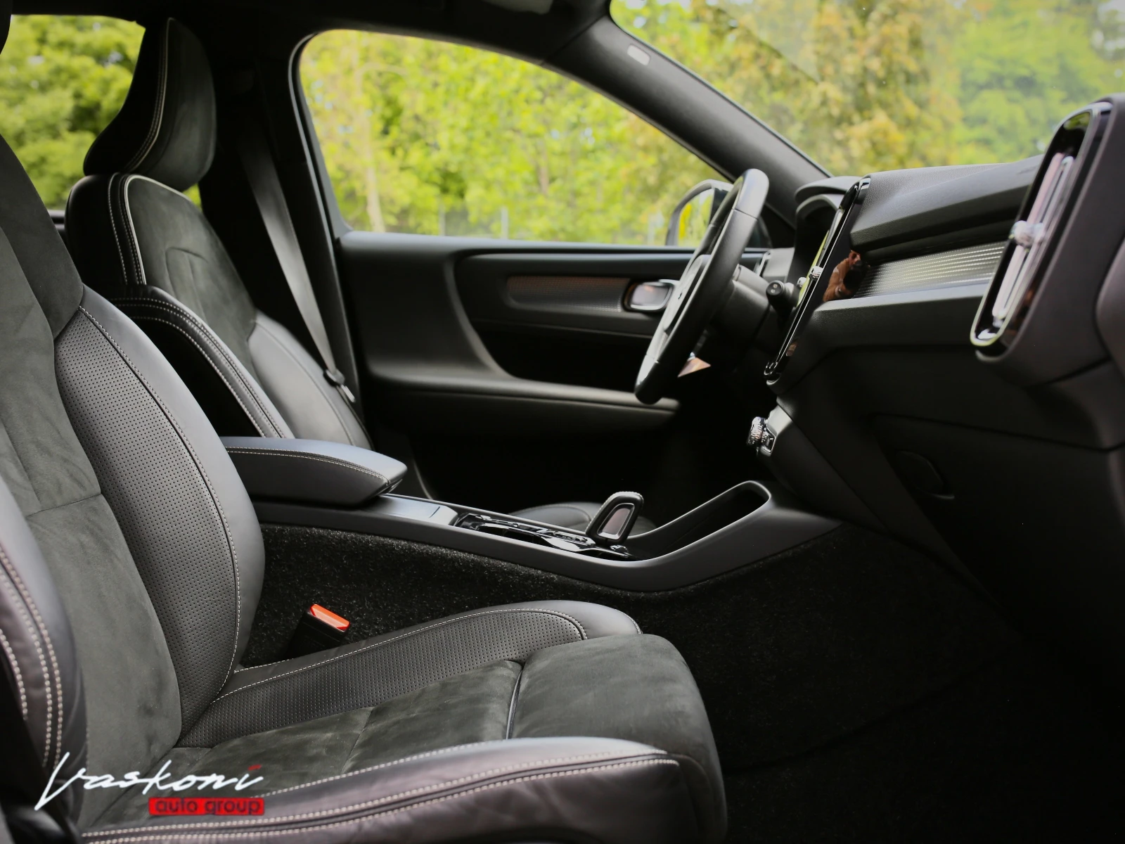 Volvo XC40 D3 R-DESIGN AWD 4x4 | Mobile.bg � ����������� 12