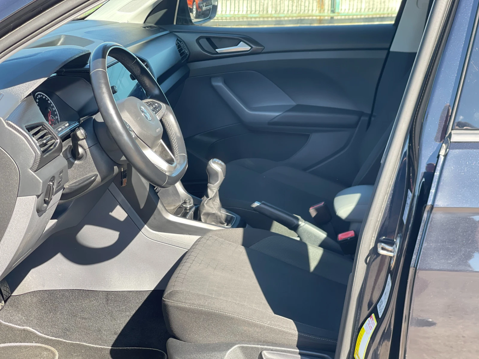 VW T-Cross 1.0TSi, снимка 11 - Автомобили и джипове - 54688901