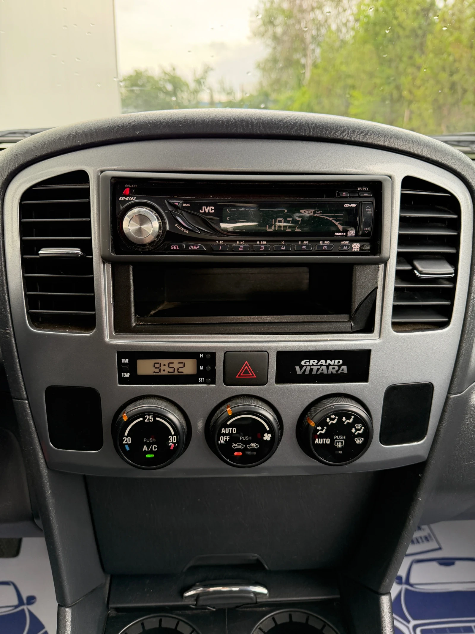 Suzuki Grand vitara 2.0i 128к.с. FACELIFT, снимка 12 - Автомобили и джипове - 54879378